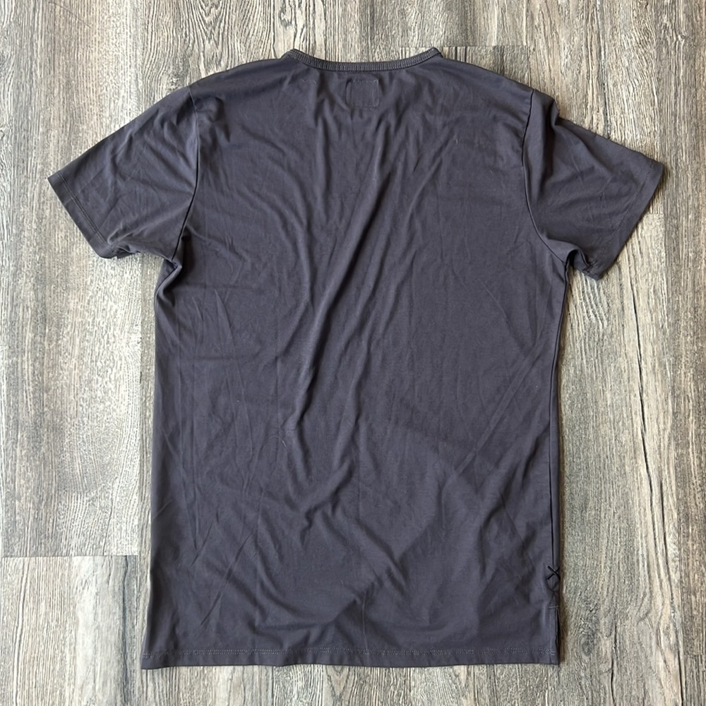 Cuts Clothing Shirt Gray Short Sleeve AO Split-Hem Tee Size Large Crew Neckline - Picture 7 of 8